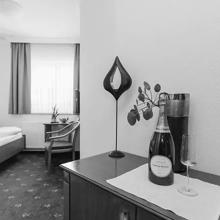 Ξενοδοχείο Hotel24steps Ισγκλ